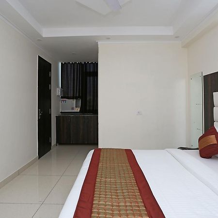 Oyo 9147 Hotel Aerostay New Delhi Exterior photo