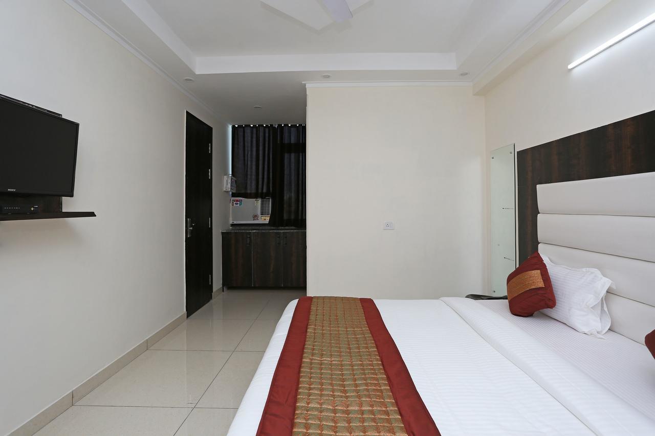 Oyo 9147 Hotel Aerostay New Delhi Exterior photo