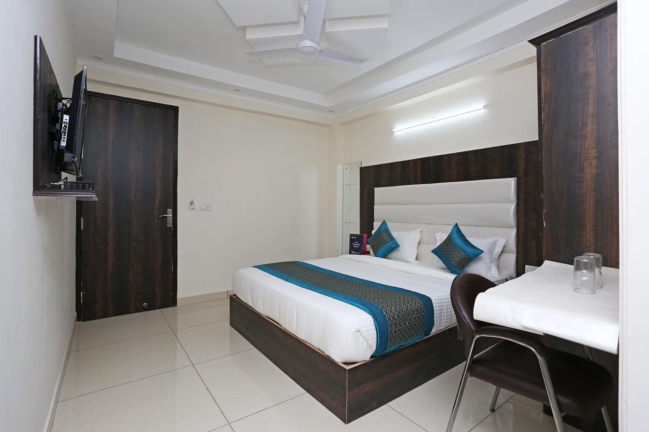 Oyo 9147 Hotel Aerostay New Delhi Exterior photo